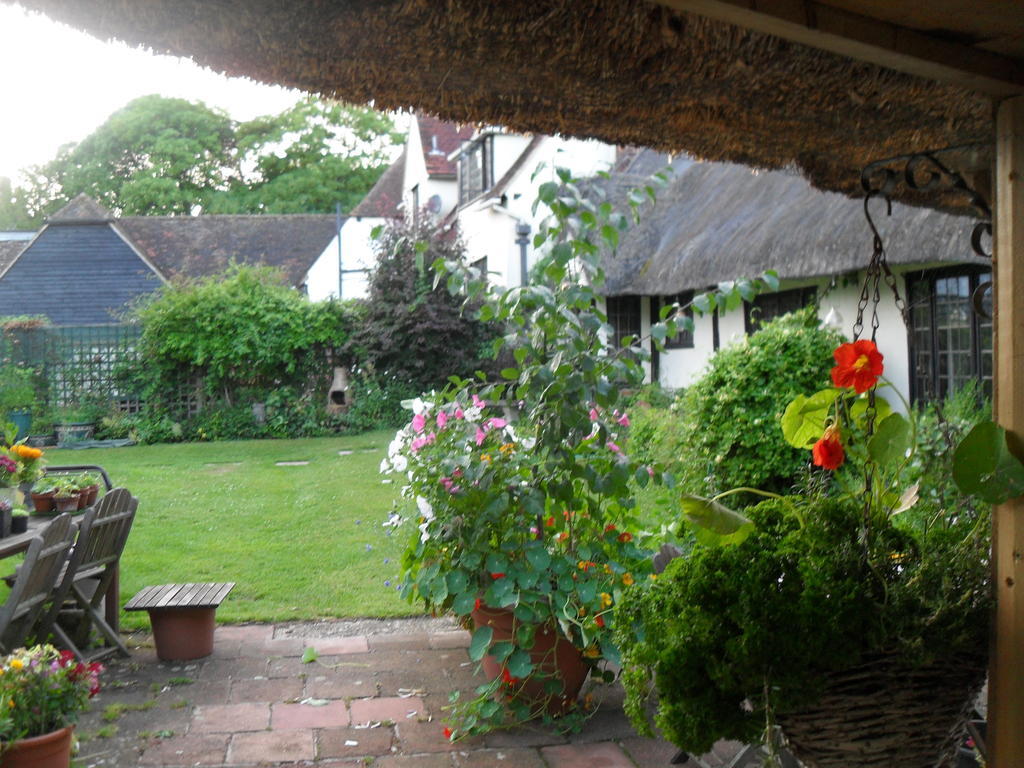 Church Hall Farm Bed And Breakfast Broxted Eksteriør billede